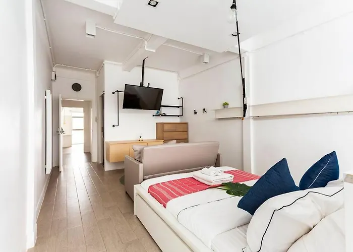 Miq_5br/silom Bts,mrt/wifi 1000mb/jacuzzi/16pax 曼谷